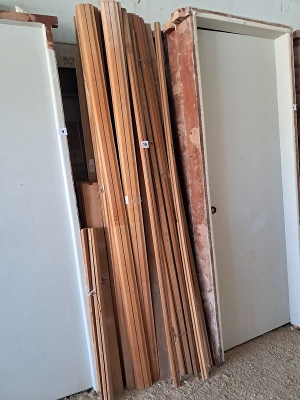 Lote siguiente: Muebles de madera para hogar