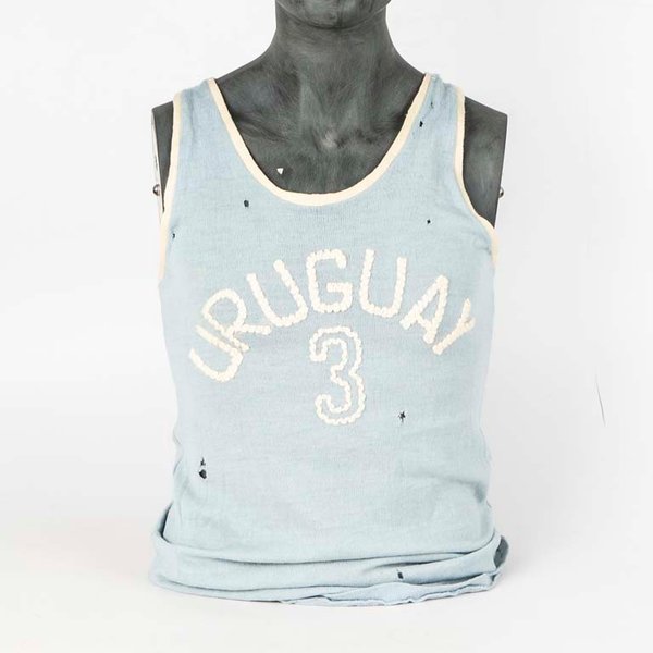 Lote anterior: Camiseta Vintage de la Selección de Uruguay de Baloncesto Casa Mauri