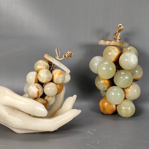 Dos Racimos de Uvas Decorativas en Ónix Verde - imagen 3