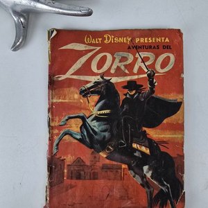 Lote siguiente: Álbum de Figuritas "El Zorro" de Walt Disney - Completo 1964
