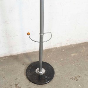 Perchero de Pie Metálico con Base de Mármol - 180 cm - imagen 3