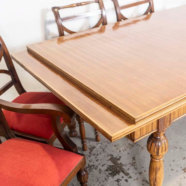 Mesa de comedor tiré con cuatro sillas y dos sillones estilo inglés - imagen 3