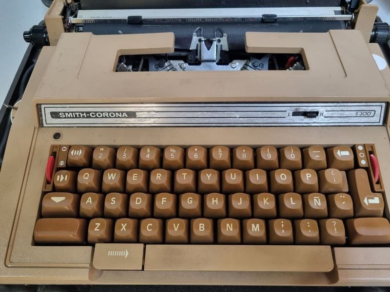 Máquinas de escribir antiguas y nuevas en venta - imagen 10