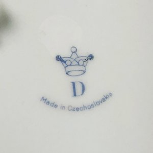 Plato de Porcelana Checoslovaca Blanco con Flores y Borde Dorado - imagen 4