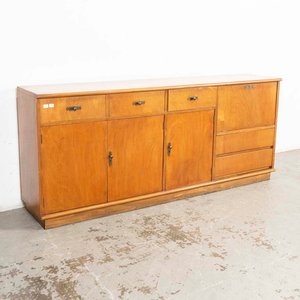 Lote anterior: Aparador de madera con 4 puertas y 5 cajones