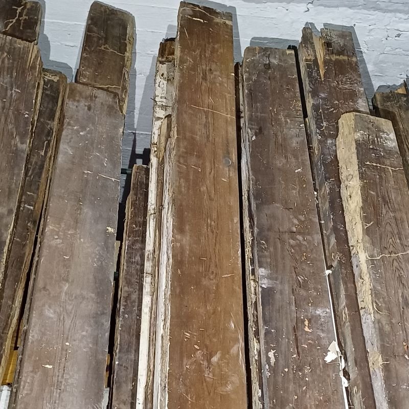Siete tirantes de pinotea con rastros de polilla - imagen 5