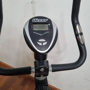 Bicicleta fija de ejercicio Winner con marcador digital - imagen 3