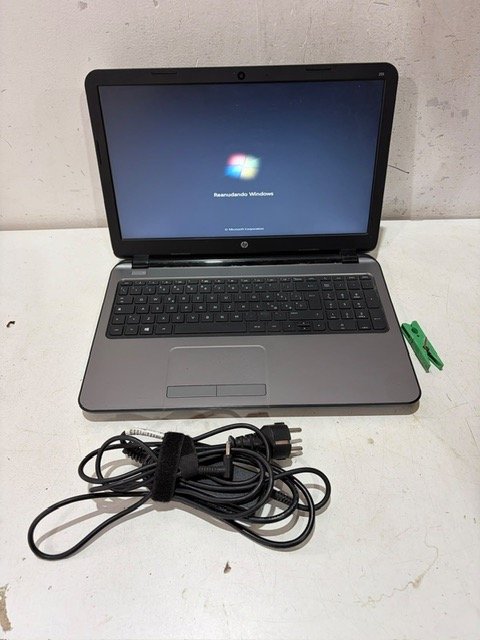 Notebook HP Funcionando con Cargador