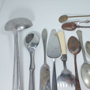 Lote de Cucharas y Cucharón de Metal, Varios Tamaños y Diseños - imagen 3