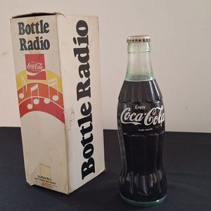 Lote anterior: Radio "Bottle Radio" Coca-Cola Antigua Década 70 con Caja Original