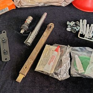Lote de Embudo, Llaves, Candado, Pasador, Burlete y Varios Elementos - imagen 3