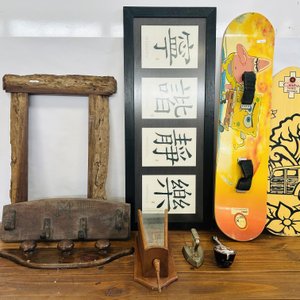 Lote de Cuadros, Skim Boards y Objetos Decorativos - imagen 1