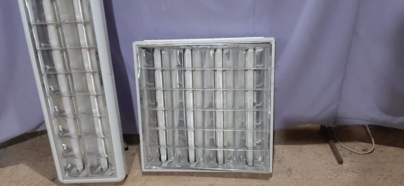 Artefactos de techo para tubos blancos - imagen 2