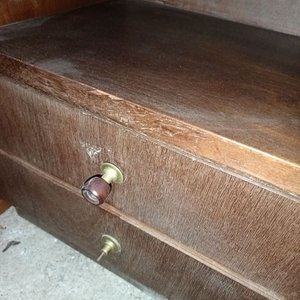 Mesa de Luz con Repisa de Madera Oscura - imagen 7
