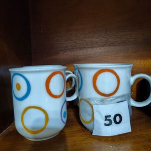 Lote de Tazas Variadas con Diseños Florales y Geométricos - imagen 5