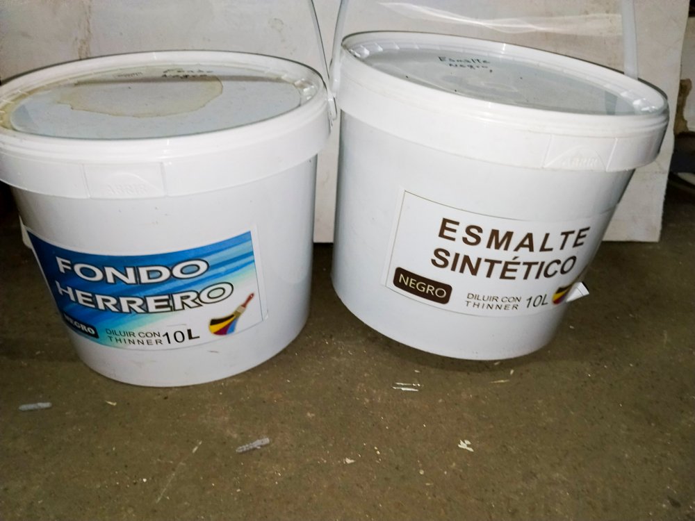 Dos Tarros de Fondo Herrero y Esmalte Sintético Negro 10 Litros