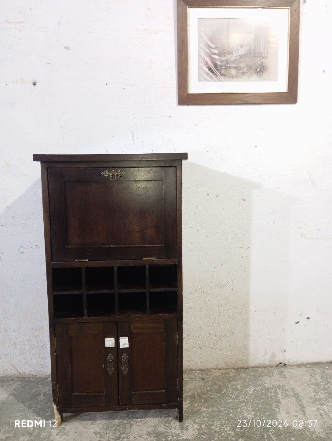 Mueble Bar Botellero Madera Oscura con Compartimento Volcable
