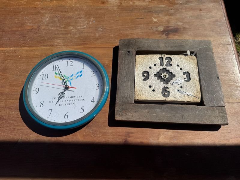 Lote de 2 Relojes de Pared