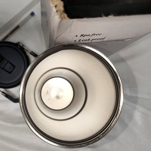 Vaso Térmico de Acero Inoxidable Negro 900ml con Tapa y Caja Nuevo - imagen 4