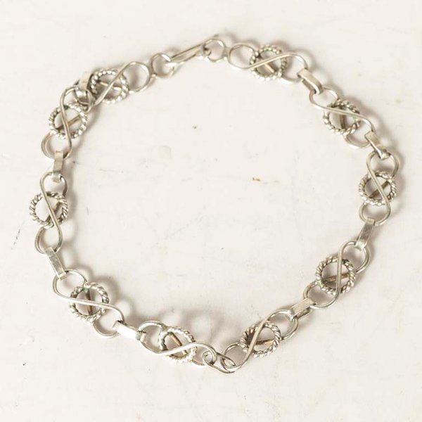 Pulsera de Plata con Diseño Articulado