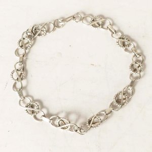 Lote siguiente: Pulsera de Plata con Diseño Articulado