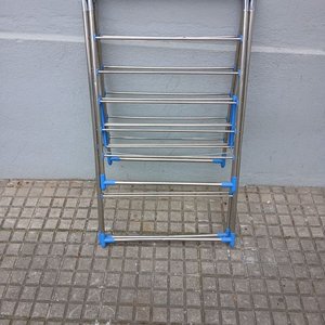 Tendedero Plegable de Metal con Detalles Azules - imagen 6