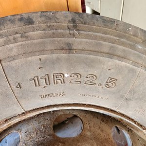 Llanta con Cubierta Radial 11R22.5 - imagen 2