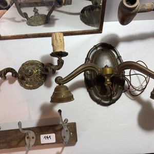 Lote de Artefactos de Iluminación, Espejo y Adornos Antiguos - imagen 5