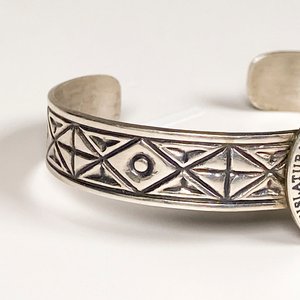 Pulsera Rígida de Plata Labrada "Legislatura Ciudad de Buenos Aires" - imagen 4