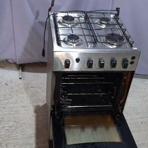 Cocina a Gas Bronx Plateada 4 Hornallas con Horno - imagen 3