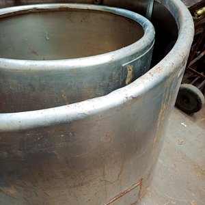 Dos Tanques de Acero Inoxidable: 350L y 245L - imagen 3
