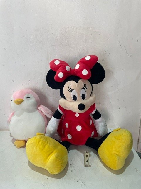Lote siguiente: Juguetes de peluche Minnie Mouse y Pájaro