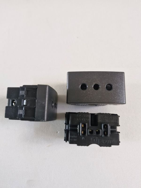 Módulos eléctricos negros de alta calidad - imagen 2