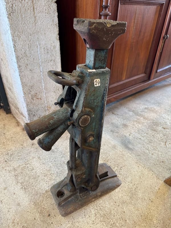 Item 877675 - Image 0