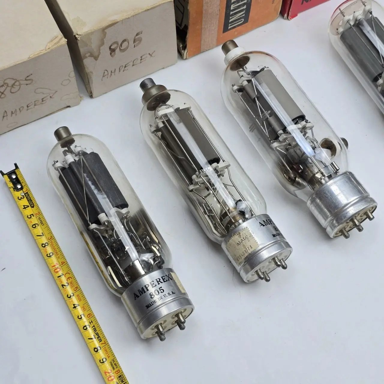 Item lote-37-valvulas-varias-x4 - Image 3