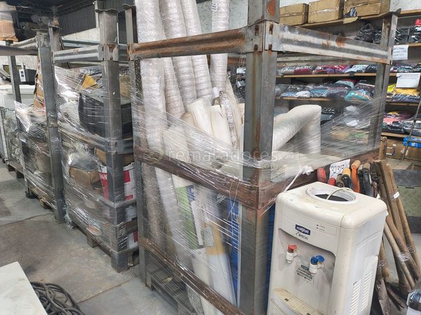 Lote de Rollos de Materiales y Dispensador de Agua