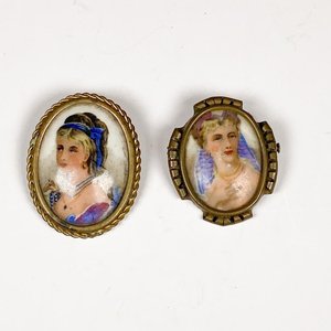 Lote siguiente: Dos Prendedores Ovalados de Porcelana Limoges con Retratos