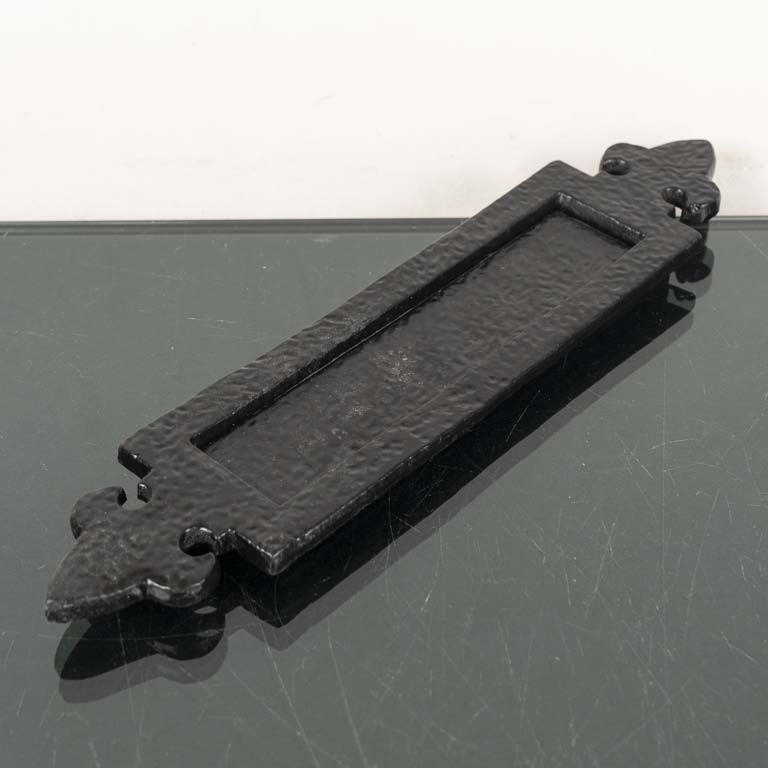 Lote siguiente: Buzón de hierro - Medidas: 36x8cm