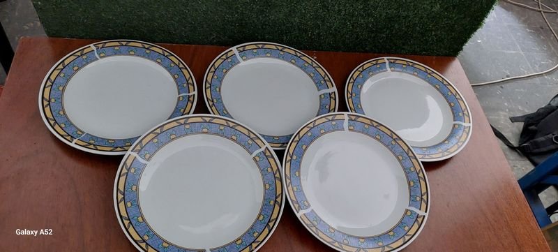 Platos de porcelana azul y blanco para decorar tu mesa - imagen 4