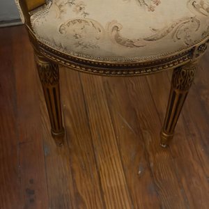 Silla Francesa Estilo Luis XVI Respaldo Medallón Tapizado Floral Madera Dorada - imagen 6