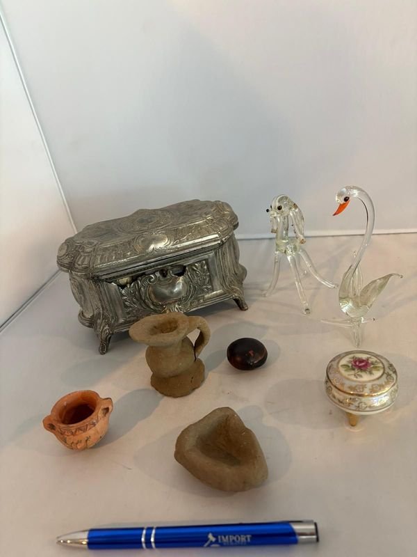 Lote siguiente: Alahero metal trabajado argentino y otros - Piezas únicas de artesanía argentina