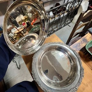 Fuente de Servicio Antigua con Campana y Asa en Metal Plateado - imagen 4