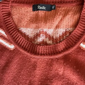 Lote de 5 Prendas de Vestir: Pantalón, Suéter y Blusas - imagen 16