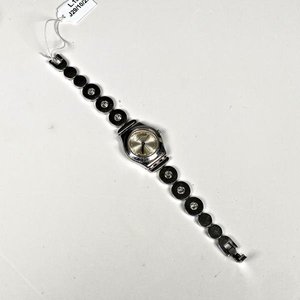 Lote anterior: Reloj de Pulsera Swatch para Dama con Malla Metálica y Cristales