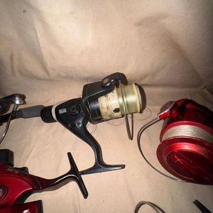 Conjunto de 5 Carreteles de Pesca con Piezas Adicionales - imagen 3