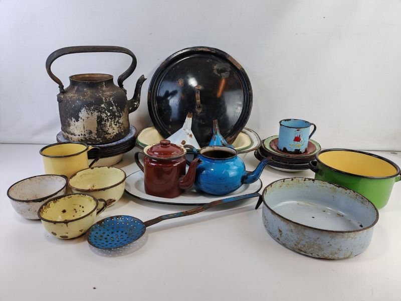 Lote siguiente: Colección de Cerámica y Porcelana Antigua