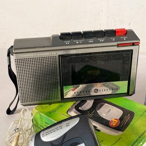 Lote de 3 Radios Portátiles y Termómetro Vintage - imagen 4