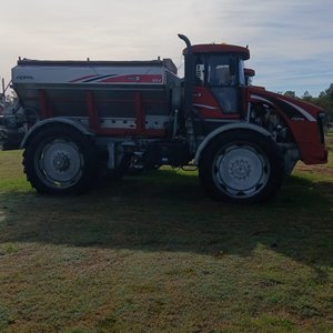 Dos maquinarias fertilizadoras autopropulsadas Fertec 824 Fertil serie 5 - imagen 7