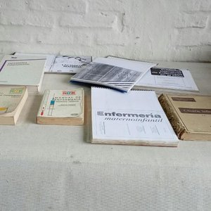 Lote de 8 Libros: Clínica Infantil, Manuales de Enfermería y Bibliografías - imagen 3