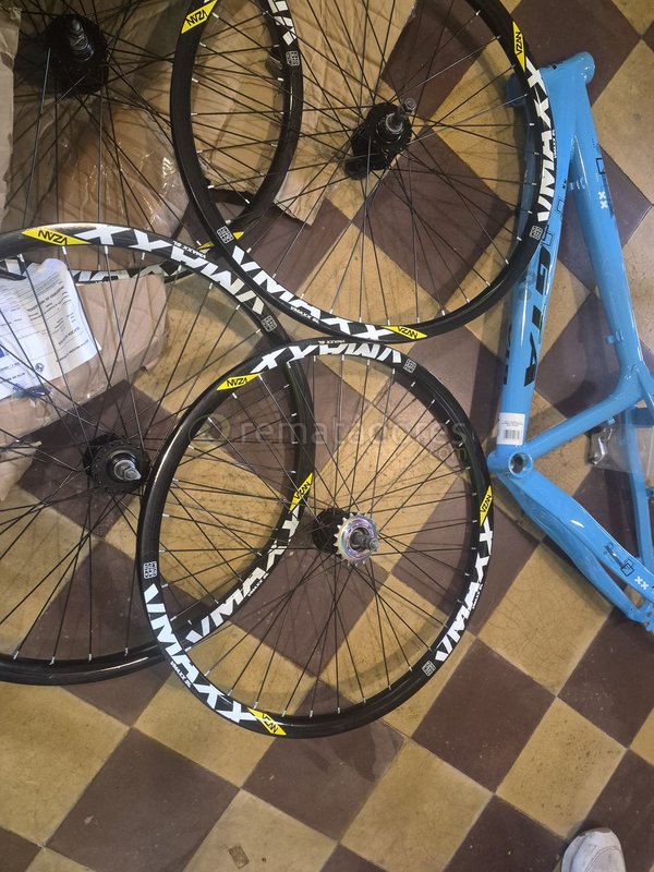 Cuadro de Bicicleta GT Rebel Azul con Ruedas Vzan - imagen 1